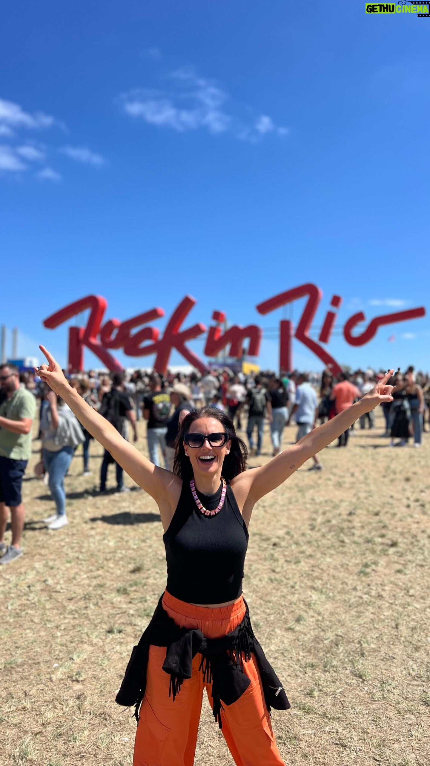 Marta Andrino - 3 Likes - 20 anos @rockinriolisboa 🤘🏼
Em 2004 vim conhecer a Cidade do Rock e ao longo dos anos fui marcando presença para ver grandes artistas nacionais e internacionais.
Ontem marquei presença neste festival que já me acompanha desde a adolescência e aquilo que mais me marcou foi a gratidão dos artistas em palco a atuar em para 80 mil pessoas.
16.6.2024 foi um dia incrível 💥