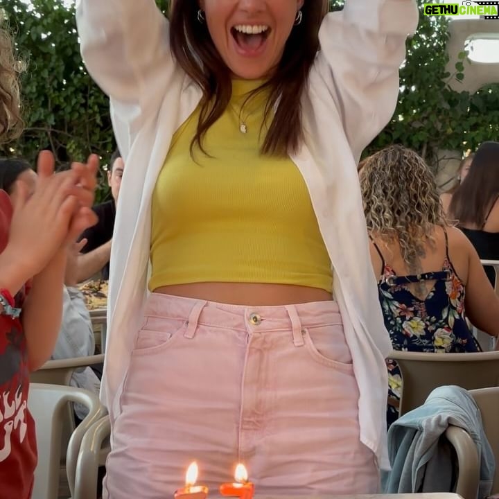 Marta Andrino - 3 Likes - 37 já cá cantam e o meu irmão conseguiu pôr um restaurante interior a cantar-me os parabéns 🎈
Tive um dia inesquecível, com Festa pela manhã e direito a ter por perto o Guarda da Bela Vida @frederico_amaral_
Depois uma ida ao mar agradecer por este ano, um jantar em família cheio de amor e terminar a noite nos carrosséis mais malucos e na melhor companhia 🎠
Obrigada obrigada obrigada a todos os amigos que pensaram em mim neste dia de Festa ♥️