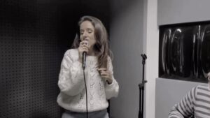 Marta Fernandes Instagram - Já podem ver o vídeo do tema ESTE MAR no YouTube (link na bio).
