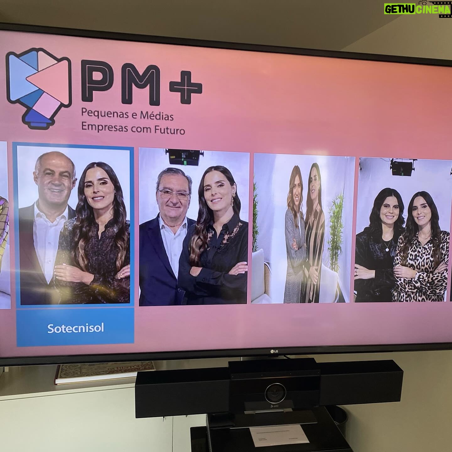 Marta Leite de Castro - 443 Likes - Happy New Year 2024🥂
2023 que grande ano, muito simbólico para mim!
Foi um ano de muitas estreias!
Mudei de estaçao! Passei da Rtp internacional para a CNN Portugal!
Estreia do Pitch, magazine de marcas🤩 e da serie documental, Marcas com História😊 que me tem levado a mostrar lugares incriveis do nosso país!
Estreou o formato digital, Radar N360 no portal Sapo! O Pm continuou com a missao de mostrar as nossas PME!
A Mia fez 18 anos e entrou em Bath University! Um orgulho vê-la a ir atrás dos seus sonhos!❤️
Fiz muitas apresentações e debates como tanto gosto e onde conheço sempre pessoas e projetos interessantes!🙏
Nasceu a minha primeira sobrinha! 😍
Viajei! E muitas dessas viagens com amigos e para rever amigos! Comecei o ano de 2023 com a boa energia da Baía e voltei agora à Baía com as minhas filhas para fechar o ano em familia!🥰
Agora que o ano começou, tudo ainda por fazer! 🌠