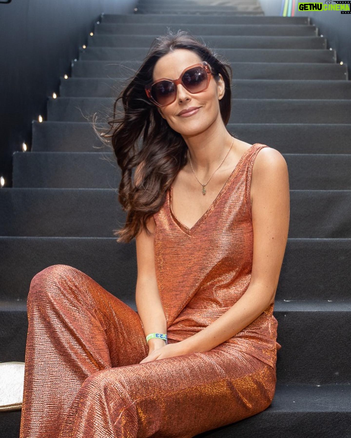 Marta Leite de Castro - 490 Likes - Modo Nos Alive para o Pitch na @cnnportugal 🙌🏼
Look: @bubbles_bbco
Botas: @manuelalves_shoes
@hyp3agency
Stylist: @miguelvelosa
Make up: @soniabettencourt_makeup
Créditos 📷: @starsonlinept