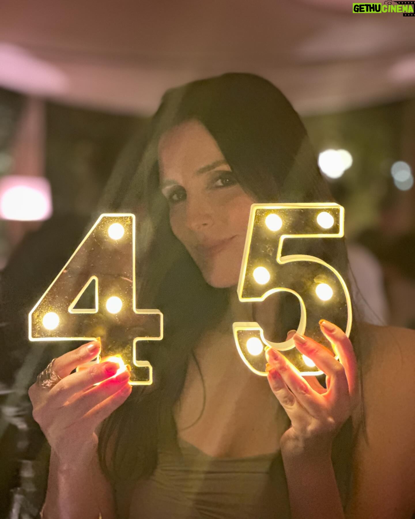 Marta Leite de Castro - 729 Likes - April! With ❤️ & FRIENDS
Vamos lá continuar as comemorações!
@sahocoficial style in Marraquexe!!!!🥰