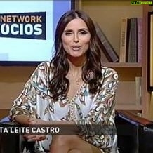 Marta Leite de Castro - 321 Likes - 10 imagens de 22 anos em 📺
Aqui esta o meu exercício de no Dia Mundial da Televisão sintetizar - por ordem cronológica- 22 anos a apresentar e a conduzir entrevistas em televisão, no entretenimento os primeiros 15 e os seguintes nos negócios, a mudança que tanto quis fazer para me desafiar 🤩 que aventura! E tudo veio de um sonho que tive aos 12 anos 📺! Tantas equipas, tantos profissionais 🔝, tantos entrevistados incríveis, tantos kms, tantos diretos, tantas galas! Duas vezes grávida em programas em direto! Um programa que deu um livro! Ter sido atriz🤫😉Tantos números mas na verdade é tudo feito para as PESSOAS!🙌🏼❤️