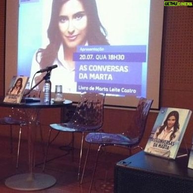 Marta Leite de Castro - 321 Likes - 10 imagens de 22 anos em 📺
Aqui esta o meu exercício de no Dia Mundial da Televisão sintetizar - por ordem cronológica- 22 anos a apresentar e a conduzir entrevistas em televisão, no entretenimento os primeiros 15 e os seguintes nos negócios, a mudança que tanto quis fazer para me desafiar 🤩 que aventura! E tudo veio de um sonho que tive aos 12 anos 📺! Tantas equipas, tantos profissionais 🔝, tantos entrevistados incríveis, tantos kms, tantos diretos, tantas galas! Duas vezes grávida em programas em direto! Um programa que deu um livro! Ter sido atriz🤫😉Tantos números mas na verdade é tudo feito para as PESSOAS!🙌🏼❤️
