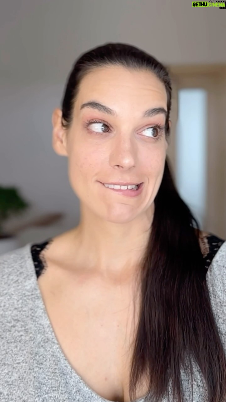 Marta Ondráčková - 1.6K Likes - SEXY RTY BEZ BOTOXU? Ne, nenafouknou se vám do obřích rozměrů. Budou plné, bez vrásek, prostě vaše ❤️
#udrzksicht #nobotox #sexyrty #rtybezvrasek #massage #cleanbeauty #prirozenakrasa #usmev
