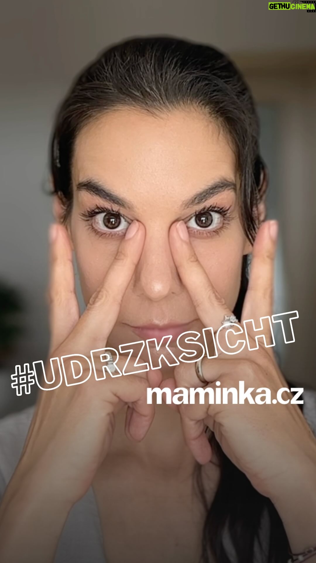 Marta Ondráčková - 1.7K Likes - V minulé lekci obličejové jógy z programu #udrzksicht jsme se s @martadrimalondrackova zaměřili na krásně vyrýsované kontury a na konci videa se vás zeptali, čemu se máme věnovat dnes. ➡️ Jednoznačně vyhrály oči. 👁️Tak hurá na ně!