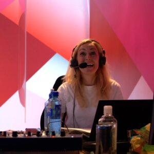 Marte Stokstad Instagram - Whæææ! Må være lov å skvette litt i boksen, når @tixmusic blir ropt opp som første artist videre til finalen! #eurovision #nrkmgp