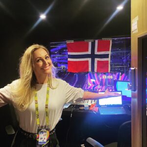 Marte Stokstad Instagram - Velkommen til fire goooode timer med Eurovision Song Contest! Klare? 🇳🇴 Nrk kl 21.00