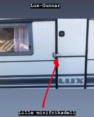 Marte Stokstad Instagram - Jeg har funnet en MINIfrikadell!  Men hvor mini er de egentlig? Og i forhold til hva? Bli med på en liten målereise. (Sveip i vei)