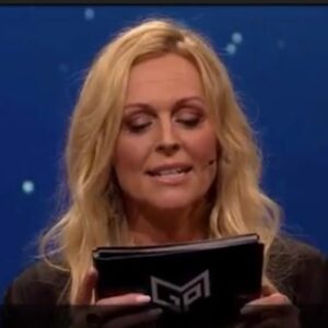 Marte Stokstad Instagram - Meg som prøver å uttale kompliserte artistnavn fra Eurovision-historien. «Adresse Europa» 21.20 ⭐️ KJØR KOSEKVELD! @ingeborgheldal @janthomasofficial @bendikofficial @persundnes 🥇🎶❤️