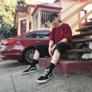 Marteen Instagram - pov: u pull up and i match the car & the house ☑️