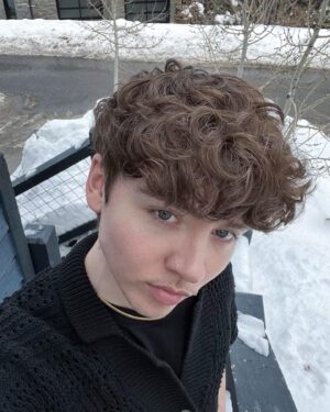 Marteen Instagram - @sundanceorg u were a blast ⛷️ 

saw old friends   made new ones , spotted tío dro in the club , and watched my new movie FREAKY TALES for the first time !! @fleck.ryan   anna made such a fun film & the amazing cast and crew killed it. can’t wait for u to see it