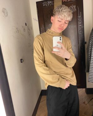 Marteen Instagram - pick right up when i call her 📞