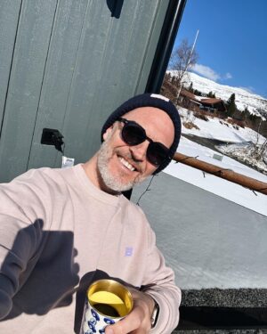 Martin Björk Instagram - 10 härliga moments från April. Vilket är ditt bästa Aprilminne?😍

1. Stella nattar med pappa för första gången
2. Barnfri lunch i Stockholm
3. Första vårvärmen kom till Åre
4. Ungarna slocknar som vanligt i bilen
5. Utekväll med bästis o hans son
6. Fabbe åkte högst upp på Åreskutan 
7. Stella fick hänga på i ryggsäcken
8. Hjälmprovning för cykelsäsongen
9. 24h event på båt
10. Jag o drottning Silvia