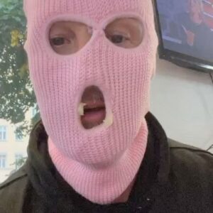 Martin Björk Instagram - Tack för denna gång Stockholm. Det blev lika mycket jobb som nöje. Men framförallt spelade jag in första avsnittet av min nya programserie. Vad den handlar om får ni reda på inom kort🤩Men mitt första möte va med ljuvliga @frokensnuskofficial 😍