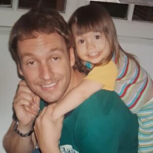 Martín Cárcamo Instagram - Muy feliz cumpleaños 🎂 querida @alfoncarcamo_c 
Ya son 20 años !!! 
Me encanta ser tu Papá. Siempre lo mejor para ti !! Mi amor es incondicional 💕 
Seguimos juntos en el camino... te adoro !!
