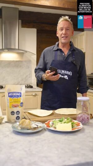 Martín Cárcamo Instagram - Hoy me inspiré con la Inteligencia Alimenticia de Hellmann ‘s. Ingresa los conchitos que tienes en tu refrigerador y transformarlos en recetas riquísimas con todo el #saborycremosidad de @hellmannschile 

¿Qué les pareció esta receta “A lo Martin” pero con la ayuda de la Inteligencia Alimenticia? 
#saborycremosidadirresistibles  #publicidad