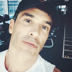 Martín Karpan Instagram - Que la fuerza te acompañe siempre. La del cuerpo, la del corazón y sobre todo la del espíritu invencible qué hay en todos nosotros. Feliz domingo desde @spinningcentergym !🤟🏼 #actitudspinning