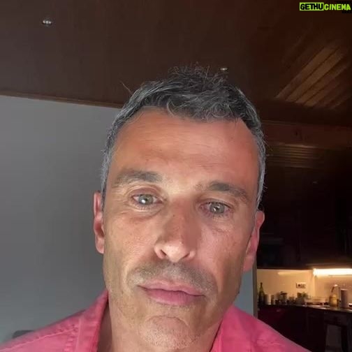 Martín Karpan - 4.7K Likes - La importancia de hablar inglés cada día, superando nuestros miedos. Un paso a la vez, como dice el gran coach de inglés y liderazgo @impf_english . Un mundo de oportunidades te espera. Sigue su cuenta y descubre las posibilidades que se abren en lo laboral, viajes y relaciones. Gracias @compostelabs por compartir y creer en la educación.