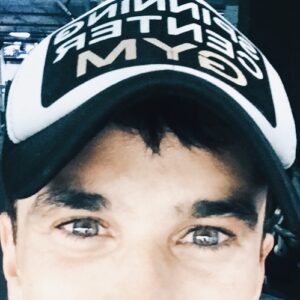 Martín Karpan Instagram - Cuando brillas, te enciendes. Cuando te enciendes, vuelas alto. Cuando vuelas alto, tocas el sol. Cuando tocas el sol, brillas. Cuando... mente. Cuerpo. Alma. @spinningcentergym #actitudspinning
