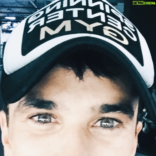 Martín Karpan - 2.3K Likes - Cuando brillas, te enciendes. Cuando te enciendes, vuelas alto. Cuando vuelas alto, tocas el sol. Cuando tocas el sol, brillas. Cuando... mente. Cuerpo. Alma. @spinningcentergym #actitudspinning