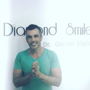 Martín Karpan Instagram - @drgabrieleligio es lo máximo. Cuidado si vas porque saldrás 😁y así quedarás. No recomendado para funerales