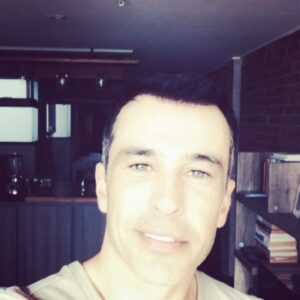 Martín Karpan Instagram - 👁 A quien se le antoja un asadito para chuparse los dedos?. @labajadacajica es el lugar entonces. Abre las puertas el 30 de marzo!