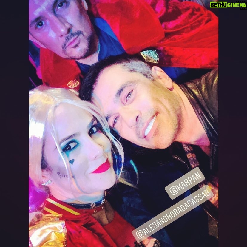Martín Karpan - 1.8K Likes - Junto a Harley Quinn @mafenaviac custodiado por Doctor Strange @alejandroradacassab . 👻