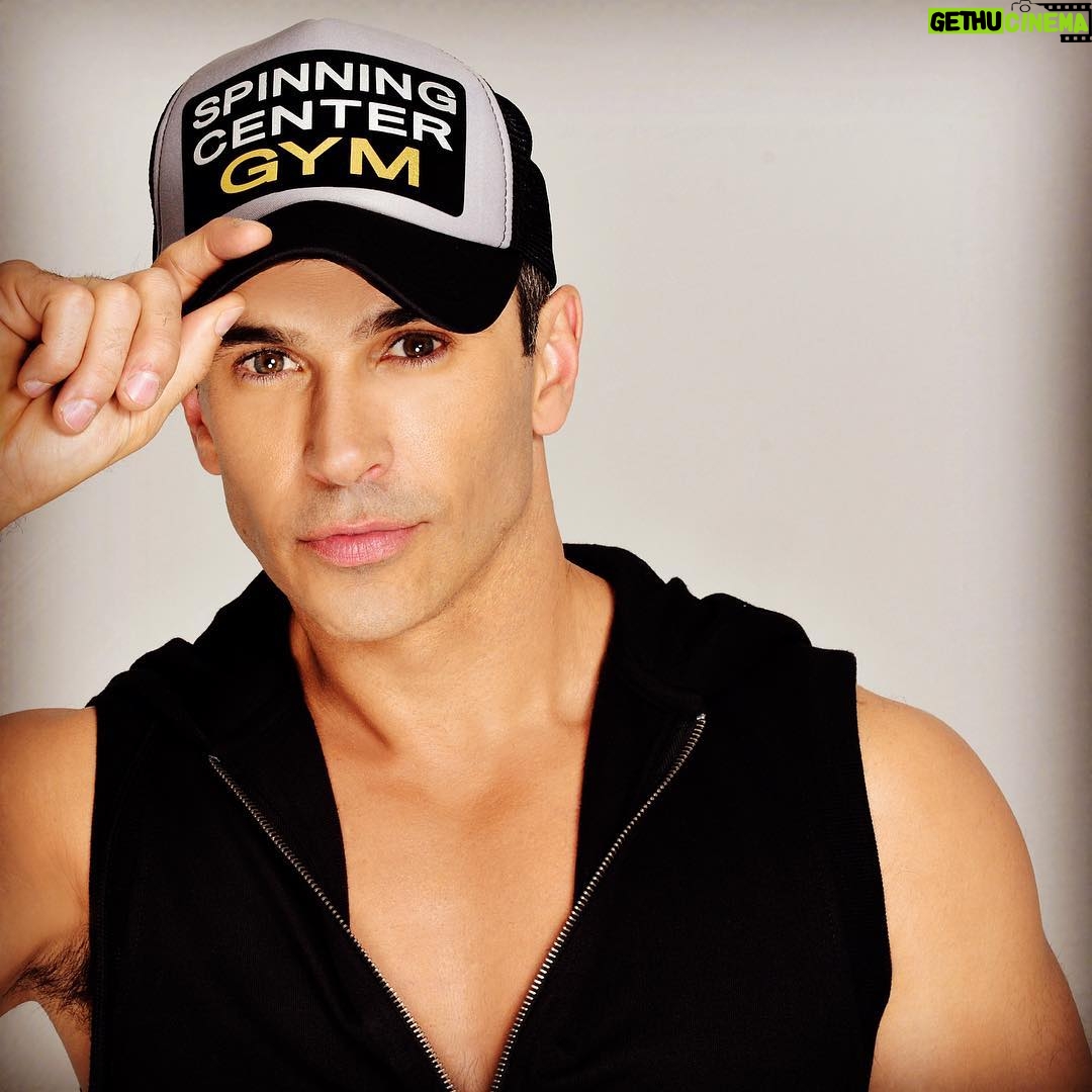 Martín Karpan - 4.8K Likes - Ya fueron a la nueva sede chico calle 99 de @spinningcentergym en Bogota. Es lo máximo!. Un placer ser parte de la flia.✊🏼
