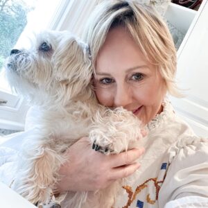 Martin Kemp Instagram - Happy Birthday @shirliekemp ….
🎼You to me are everything, the sweetest Song that I could sing oh Baby, oh Baby!
I love you!❤️