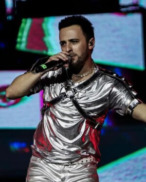 Martín Ricca Instagram - @2000sxsiempre 

📍Guadalajara
📍Puebla 

📷  @soy_alanhdez 

👟 @adidasmx 

@boboproducciones 

#2000sxsiempre #martinricca #martinriccaenmexico #boboproducciones #gira #música #fans #show #concierto #vida #música #mexico🇲🇽 #argentina🇦🇷