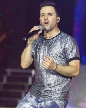 Martín Ricca Instagram - Gracias Queretaro por tanto amor… 
Otra noche mágica con @2000sxsiempre 

📸 @soy_alanhdez 

#martinricca #martinriccaenmexico #2000sxsiempre #boboproducciones #querétaro #gira #show #concierto #musica #vida #sueños #fans #publicoincreible #gracias #mexico🇲🇽 #argebtina🇦🇷