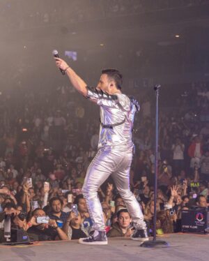 Martín Ricca Instagram - @2000sxsiempre 

📷 @martin_itvan 

#2000sxsiempre #martinricca #boboproducciones #martinriccaenmexico #arenacdmx #musica #vida #fans #gira #shows  #concierto #adidasmx #momentos #mexico🇲🇽 #argentina🇦🇷