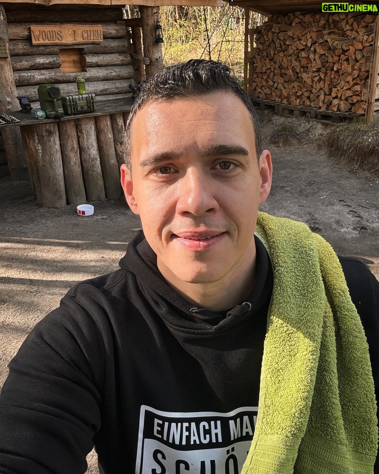 Martin Rudloff - 18.7K Likes - Frühlingsmodus 🔛✅ ist da ‼️
Och mal nen Selfie 🤳🏻 machen 😬
Weil viele mich fragen wie es Maya geht, es geht ihr gut Sie weiss nicht das sie kein Allrad mehr hat. Aber ihr könnt mir glauben ich tue alles das es meiner old Lady gut geht, versprochen 🫶🏻