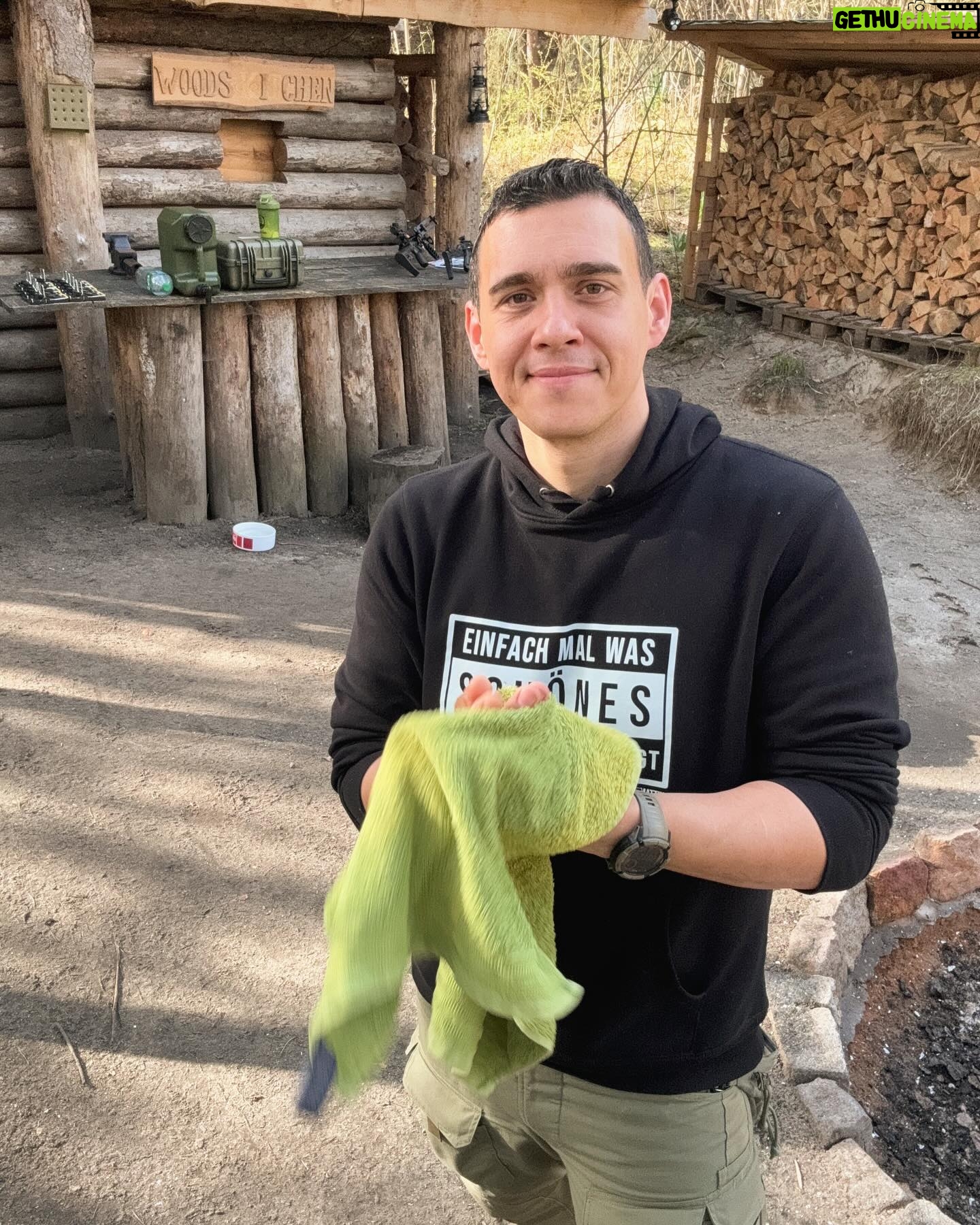 Martin Rudloff - 18.7K Likes - Frühlingsmodus 🔛✅ ist da ‼️
Och mal nen Selfie 🤳🏻 machen 😬
Weil viele mich fragen wie es Maya geht, es geht ihr gut Sie weiss nicht das sie kein Allrad mehr hat. Aber ihr könnt mir glauben ich tue alles das es meiner old Lady gut geht, versprochen 🫶🏻