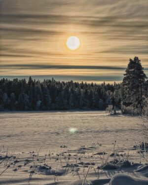Martin Rudloff Instagram - Abenteuer Schweden 🥶‼️
Mit @noppi172 & @3tefanjensen auf arktischer Expedition in Schweden bei knapp -20 Grad!!
Isdubbar (Eispickel) sind am Start 💪🏻🇸🇪