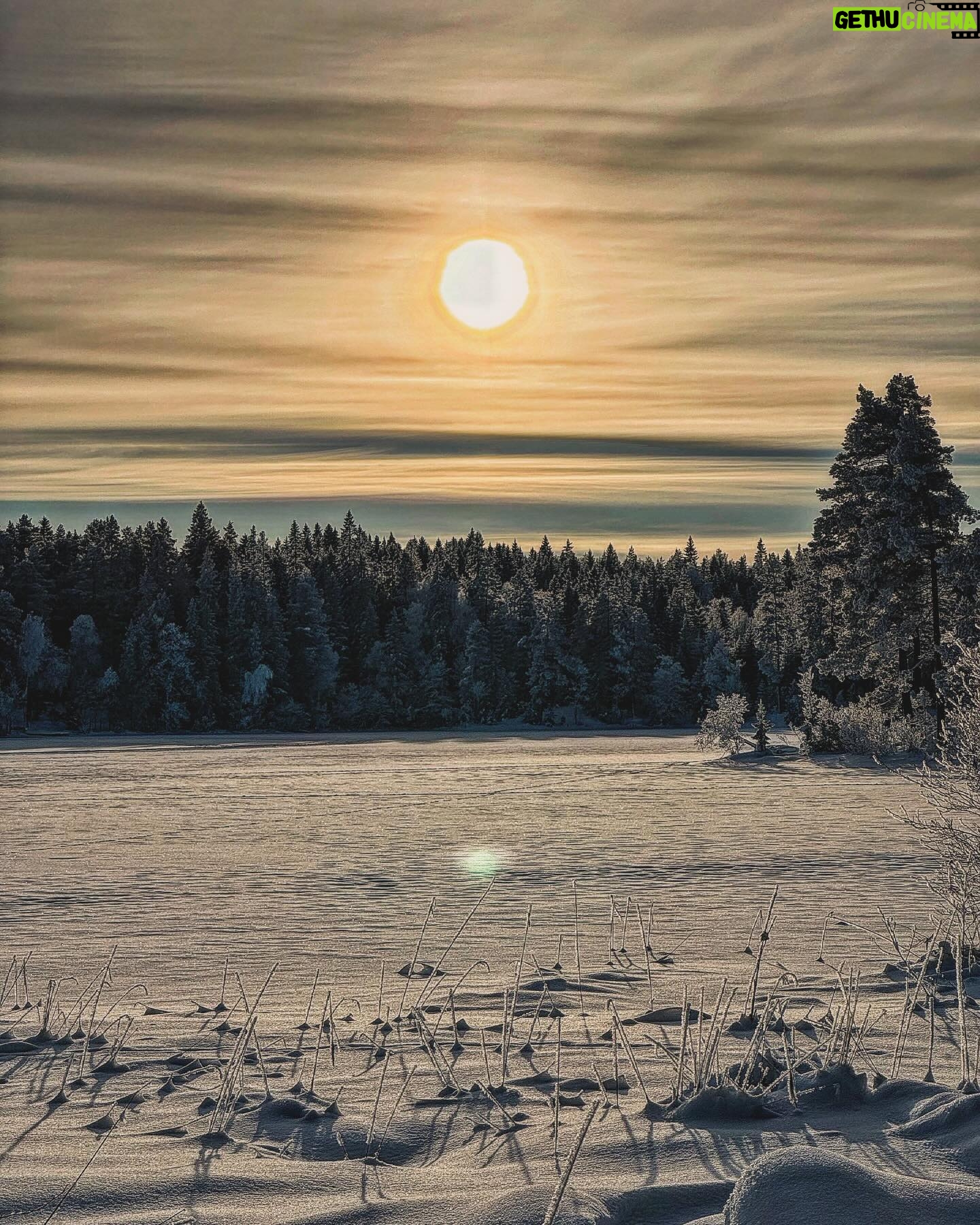 Martin Rudloff - 23K Likes - Abenteuer Schweden 🥶‼️
Mit @noppi172 & @3tefanjensen auf arktischer Expedition in Schweden bei knapp -20 Grad!!
Isdubbar (Eispickel) sind am Start 💪🏻🇸🇪