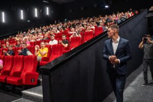 Martin Škrtel Instagram - Dnes sa vidíme aj v Košiciach❤️ V 18 hod Košice Optima Cinemax🕰️