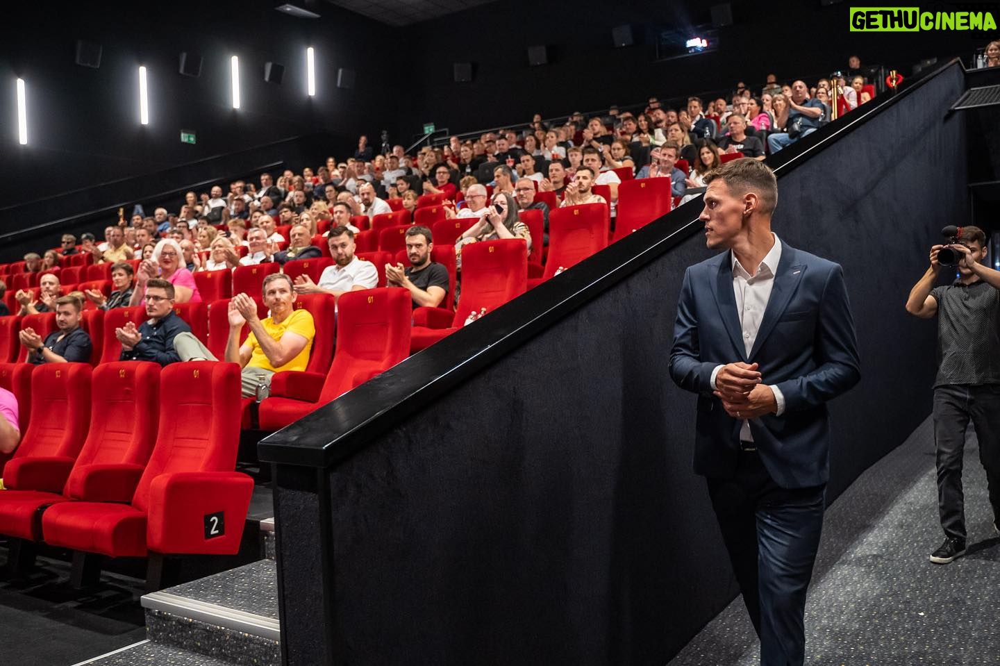 Martin Škrtel - 3.4K Likes - Dnes sa vidíme aj v Košiciach❤️ V 18 hod Košice Optima Cinemax🕰️