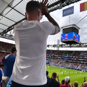Martin Škrtel Instagram - GRATULUJEM CHALANI 💪

0 🇧🇪 : 1🇸🇰 

#euro2024 #slovensko
