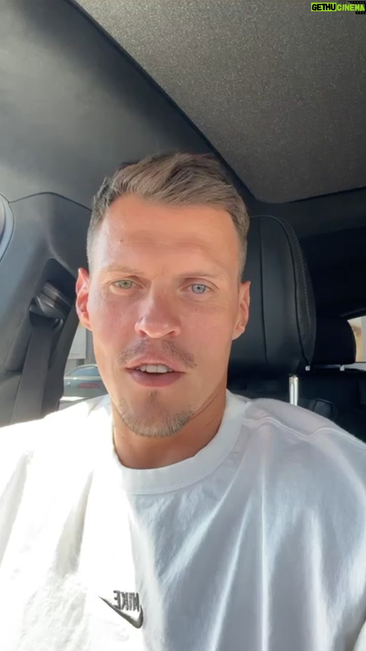 Martin Škrtel - 2.5K Likes - Teším sa na Vás a ďakujem👥
10.9. Trnava🎬❤️