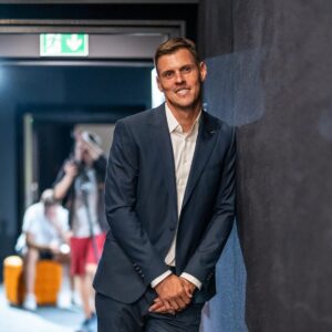 Martin Škrtel Instagram - Dnes sa na Vás teším v kine Cinemax o 18. hod. v Bory Mall v Bratislave. Spoločné premietanie filmu a potom autogramiáda s meet and greet❤️