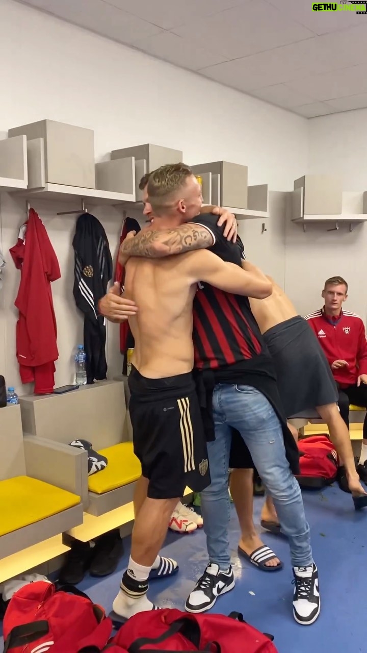 Martin Škrtel - 7.4K Likes - Zagratulovať prišiel aj @martin37skrtel 🔴⚫️
#FCSpartakTrnava #EuropaConferenceLeague