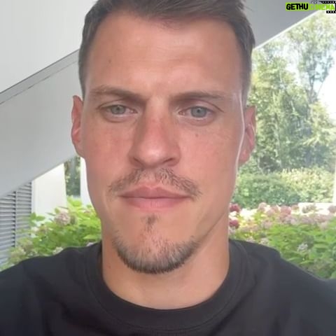 Martin Škrtel - 2.4K Likes - Pár informácií, na ktoré sa pýtate👥 k 10.9. v Trnave🫵🏻