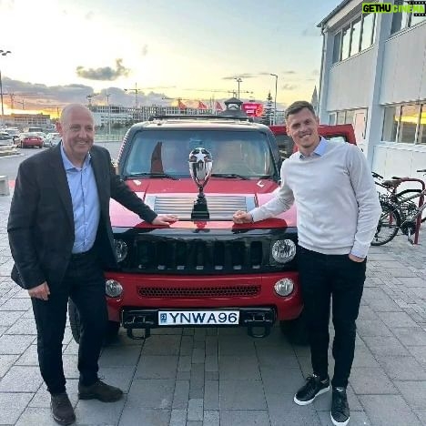 Martin Škrtel - 2.9K Likes - It was an honor for me to participate in the celebration of the 30th anniversary of the Icelandic supporters of FC Liverpool. I met a lot of beautiful people with big red hearts. I enjoyed the time and I'm happy I can experince it with my dear son Mateo.
"You'll Never Walk Alone"
@lfcice @mcalis8 #liverpoolfc #island