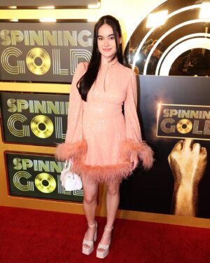 Martina Ortiz Luis Instagram - EEEEEEKKK it’s ya girl’s first Hollywood red carpet!!!!!! 🌟 An amazing night celebrating the amazing talents of @spinninggoldmovie, & such a treat to experience it with my beautiful @veronathemusical castmates. 🤍💫 Spinning Gold hits theatres tomorrow. Check it out. 🎞️