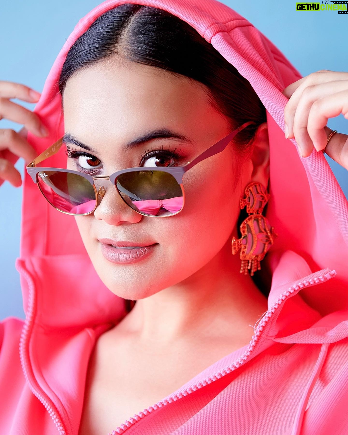 Martina Ortiz Luis - 1.4K Likes - Did someone order a Pinay Barbie? 💗🦩🌸💞🎀
Bringing back this shoot with @timleyes to say happy #Barbenheimer weekend to all who celebrate. 🖤