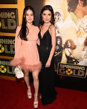 Martina Ortiz Luis Instagram - EEEEEEKKK it’s ya girl’s first Hollywood red carpet!!!!!! 🌟 An amazing night celebrating the amazing talents of @spinninggoldmovie, & such a treat to experience it with my beautiful @veronathemusical castmates. 🤍💫 Spinning Gold hits theatres tomorrow. Check it out. 🎞️