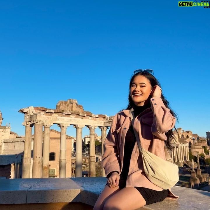 Martina Ortiz Luis - 1.5K Likes - One more weekend in bella Roma.🍷✨