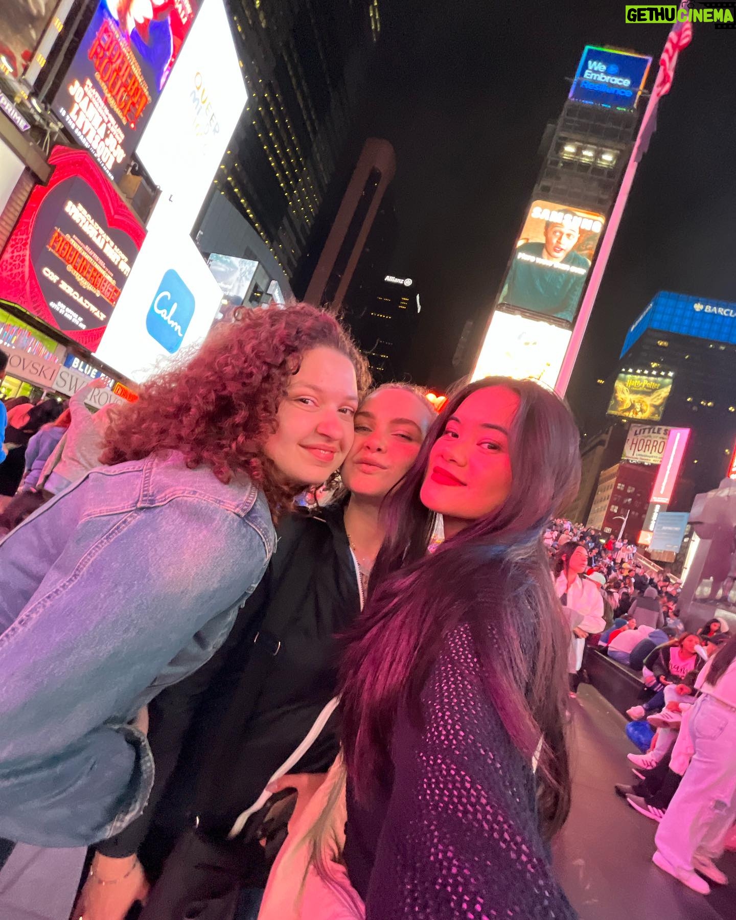 Martina Ortiz Luis - 1K Likes - The first 6 weeks in a New York minute.